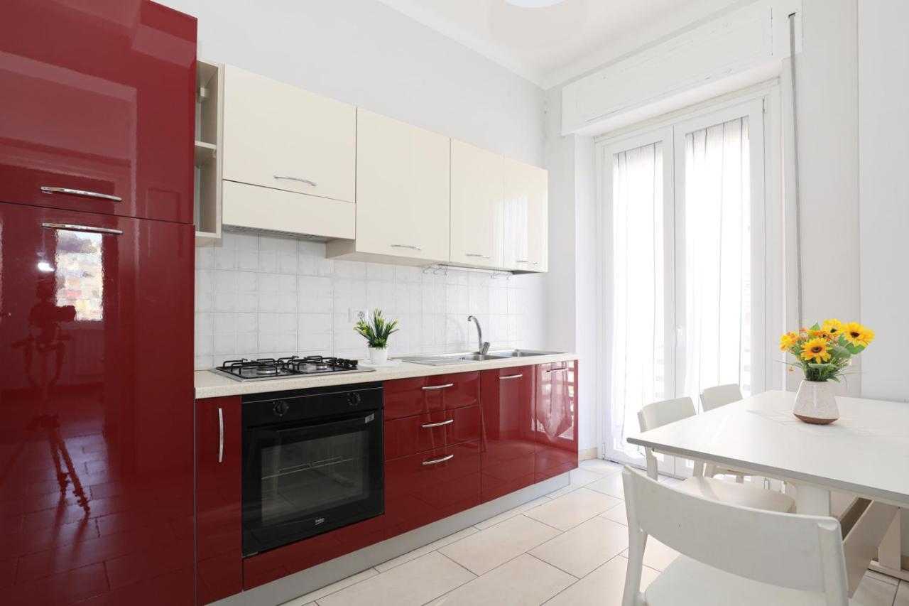 Affittacamere "San Martino Rooms" Genoa Bagian luar foto