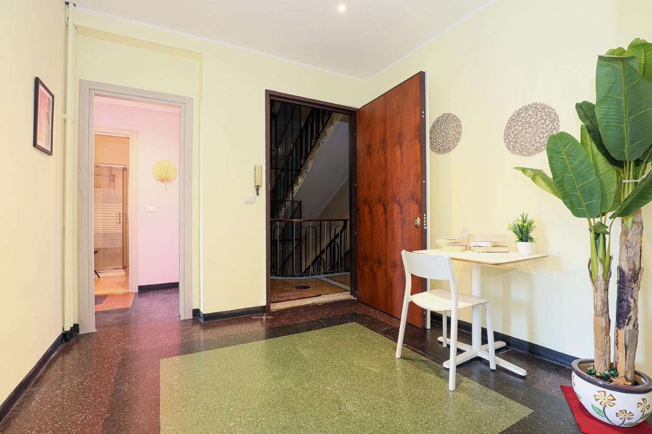 Affittacamere "San Martino Rooms" Genoa Bagian luar foto
