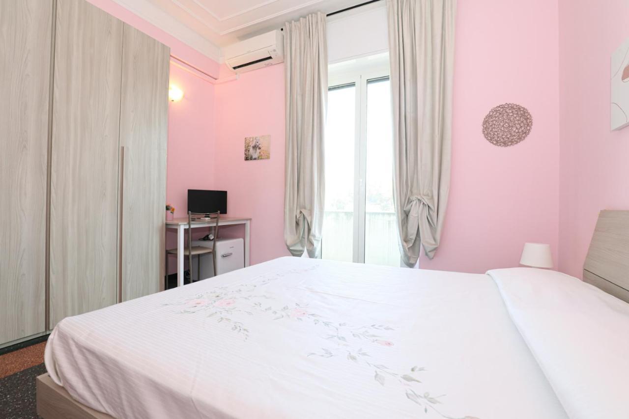 Affittacamere "San Martino Rooms" Genoa Bagian luar foto