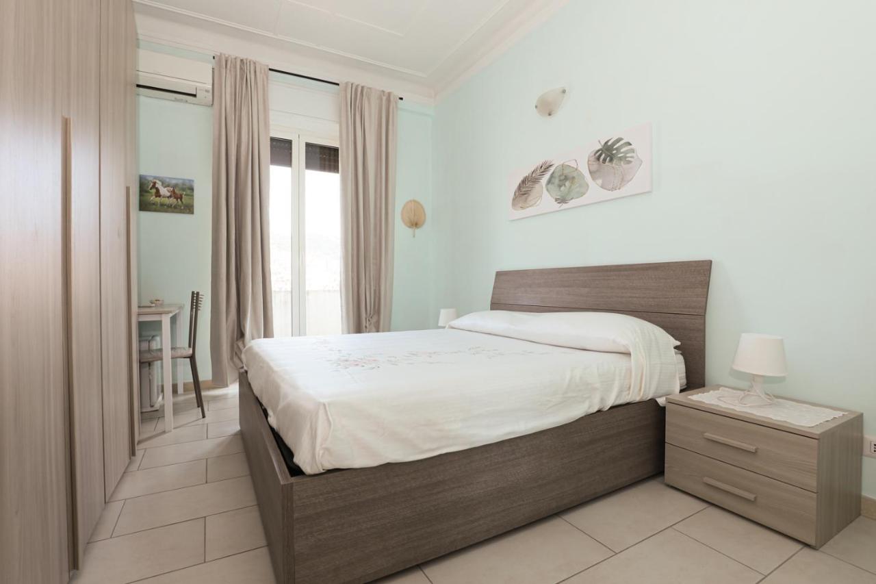 Affittacamere "San Martino Rooms" Genoa Bagian luar foto