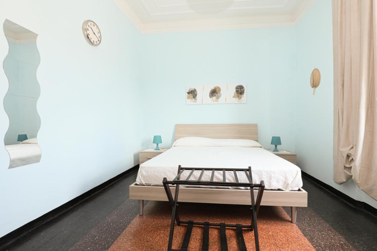 Affittacamere "San Martino Rooms" Genoa Bagian luar foto