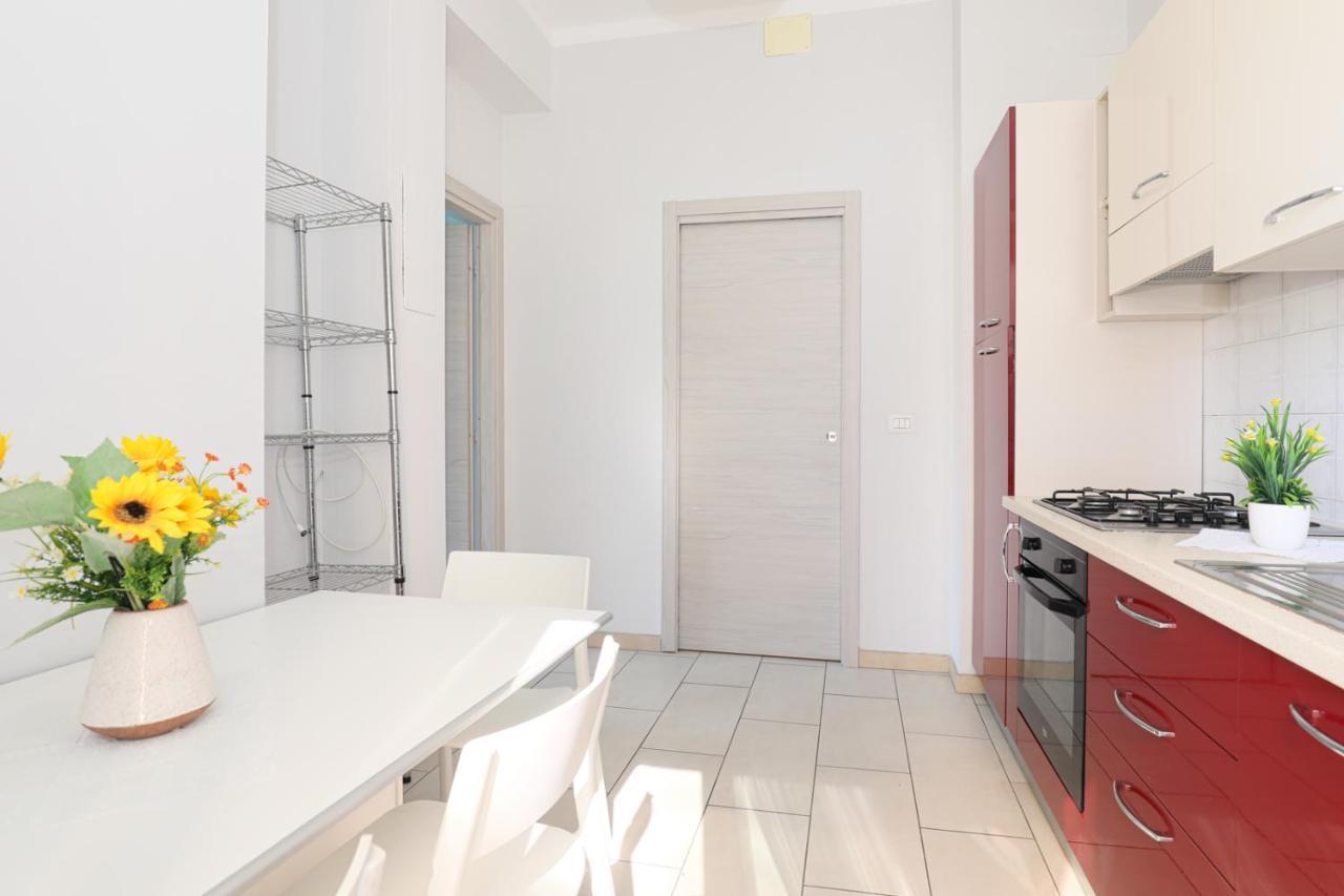 Affittacamere "San Martino Rooms" Genoa Bagian luar foto