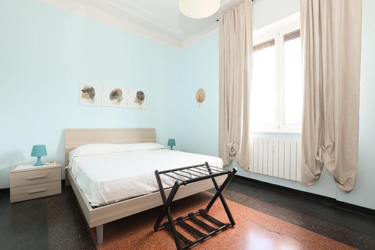 Affittacamere "San Martino Rooms" Genoa Bagian luar foto