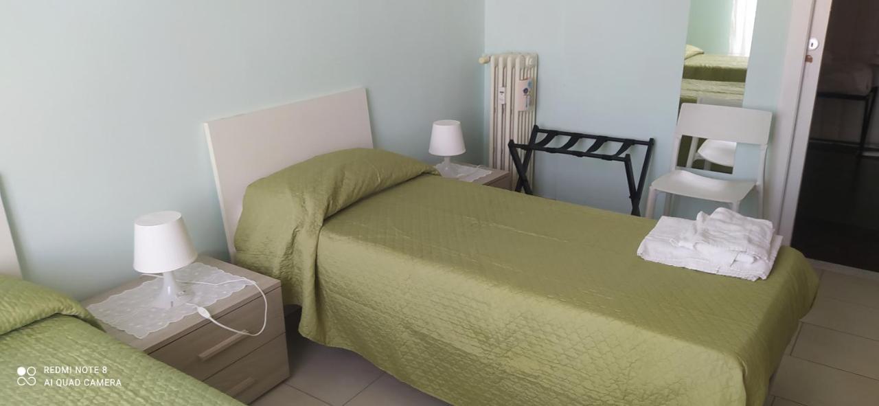 Affittacamere "San Martino Rooms" Genoa Bagian luar foto