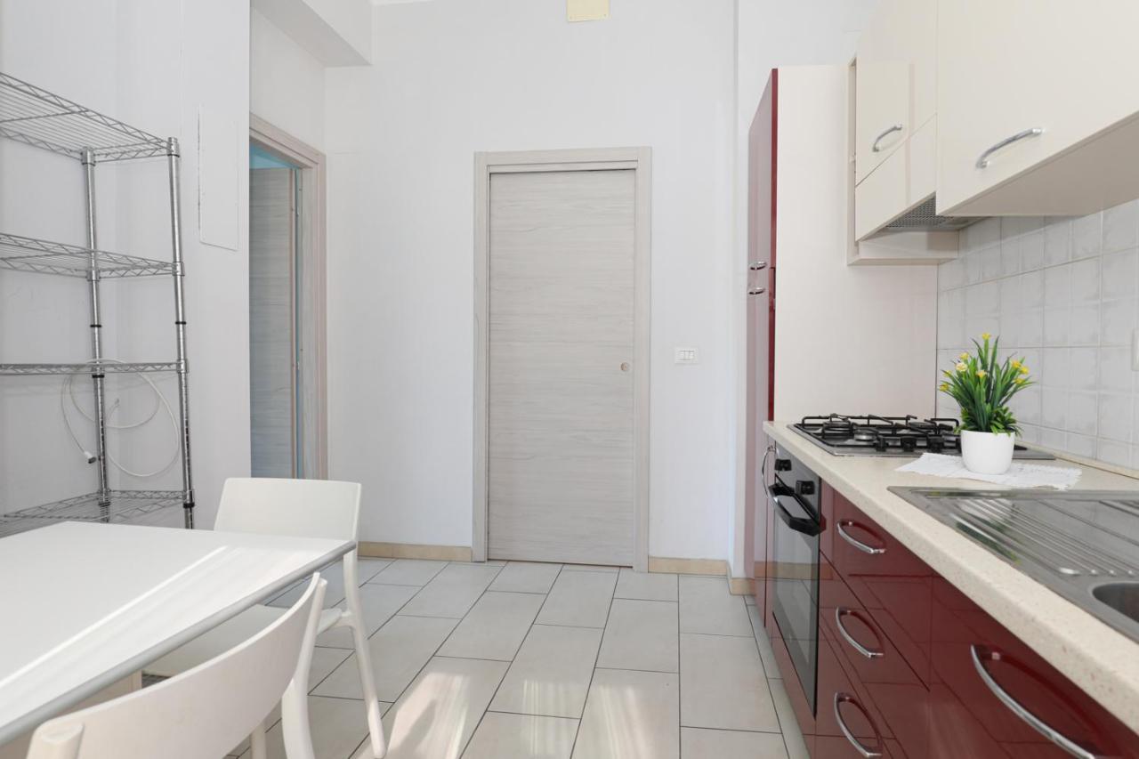 Affittacamere "San Martino Rooms" Genoa Bagian luar foto